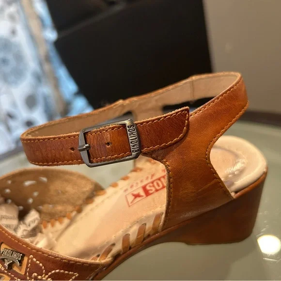 Pikolinos Brown Leather Floral Stitched Laser Cut Tan Leather Low Heel Sandals - Picture 8 of 10